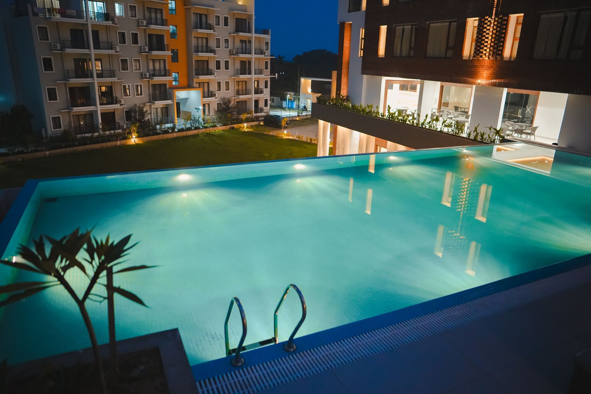 Infinity Pool at The Pearl Club Resort