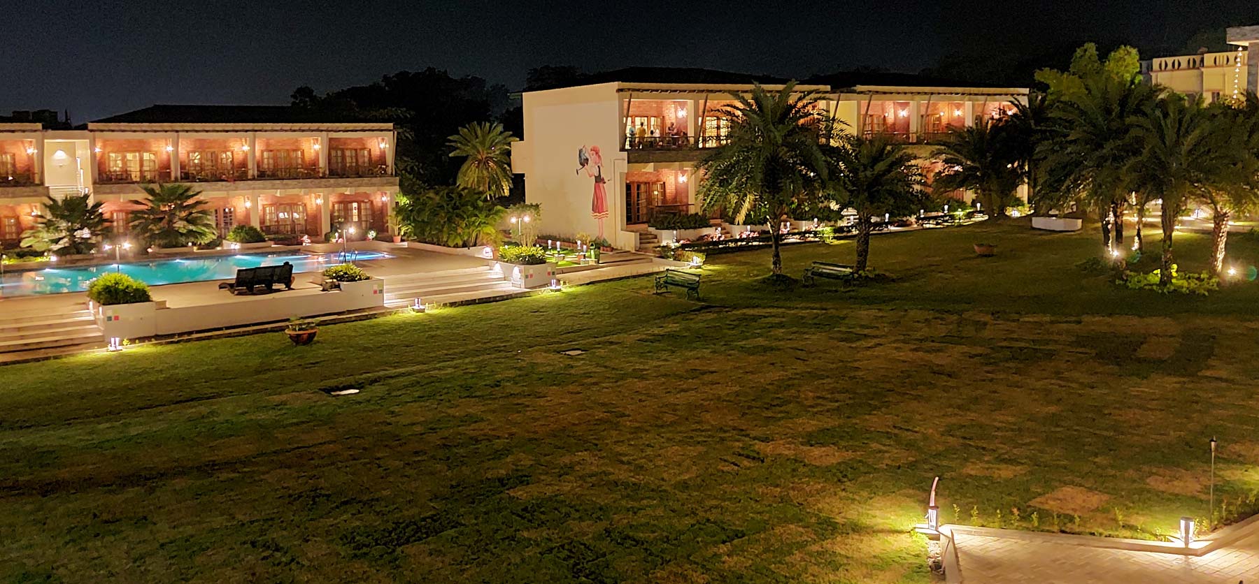 Creek Boutique Resort Lawn