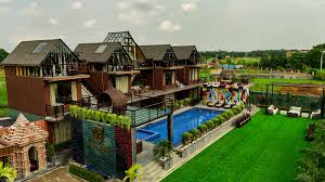 Pool at The Knight Resort