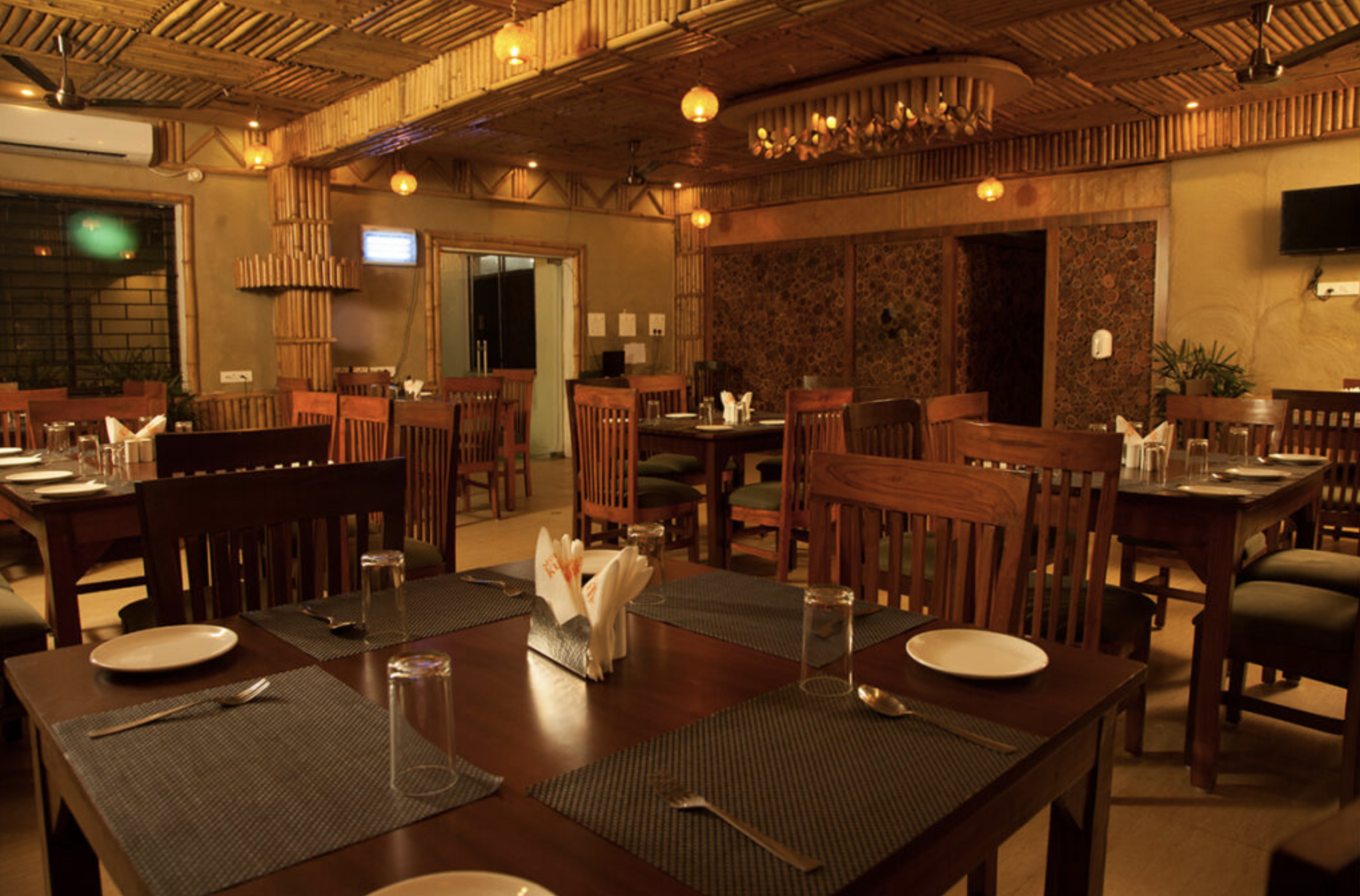 Group-friendly interior at Motor Kutir